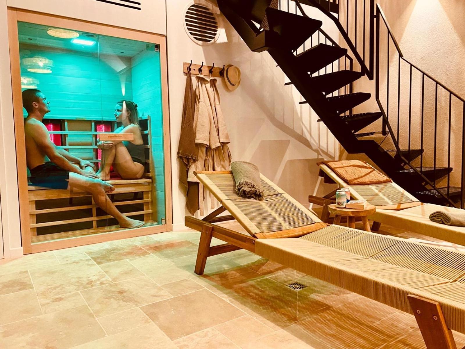 Le Domaine De Soani - Piscine Interieure, Jacuzzis & Sauna Adult Only Saint-Évarzec Exteriör bild